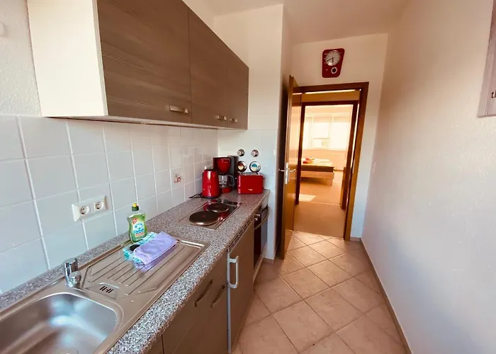 Mit Balkon In Rosslau *