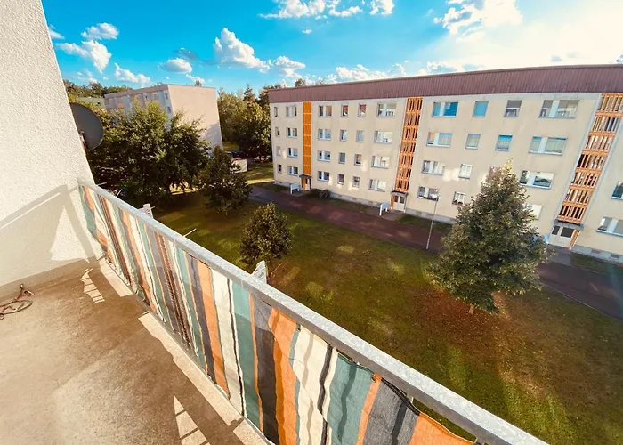 Mit Balkon In Rosslau *